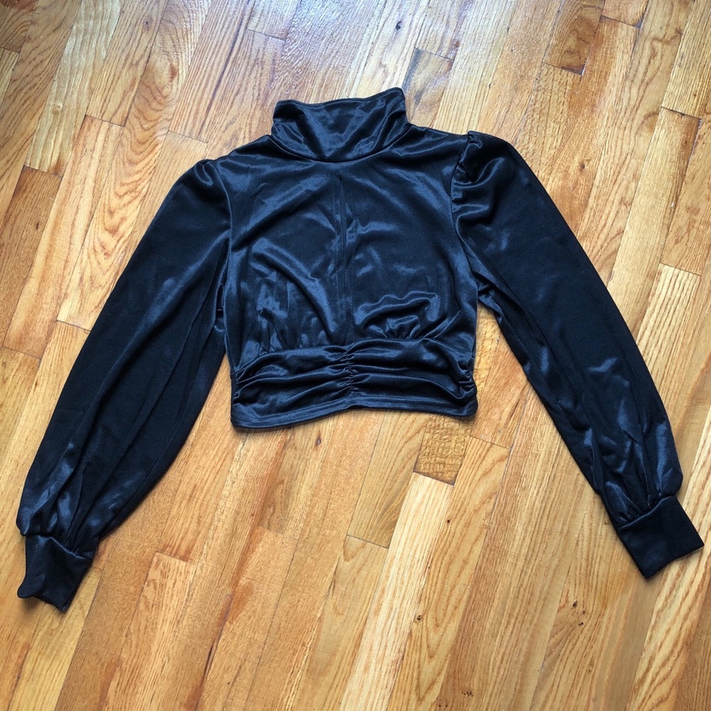 Cropped turtleneck
